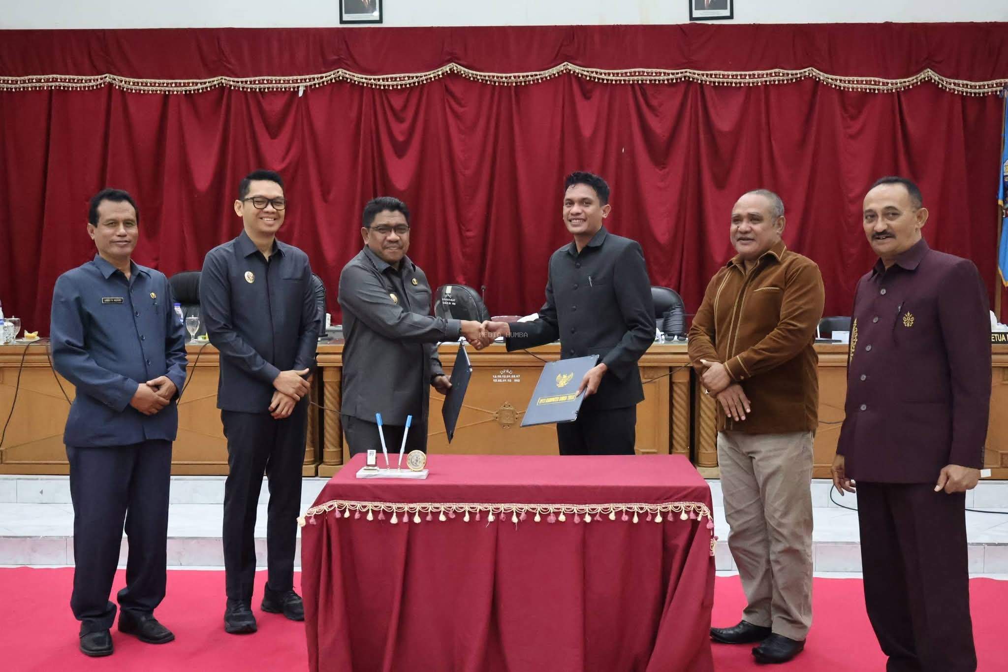 DPRD Sumba Timur Gelar Rapat Paripurna Dengan Agenda Penyampaian LKPJ Bupati Tahun 2025