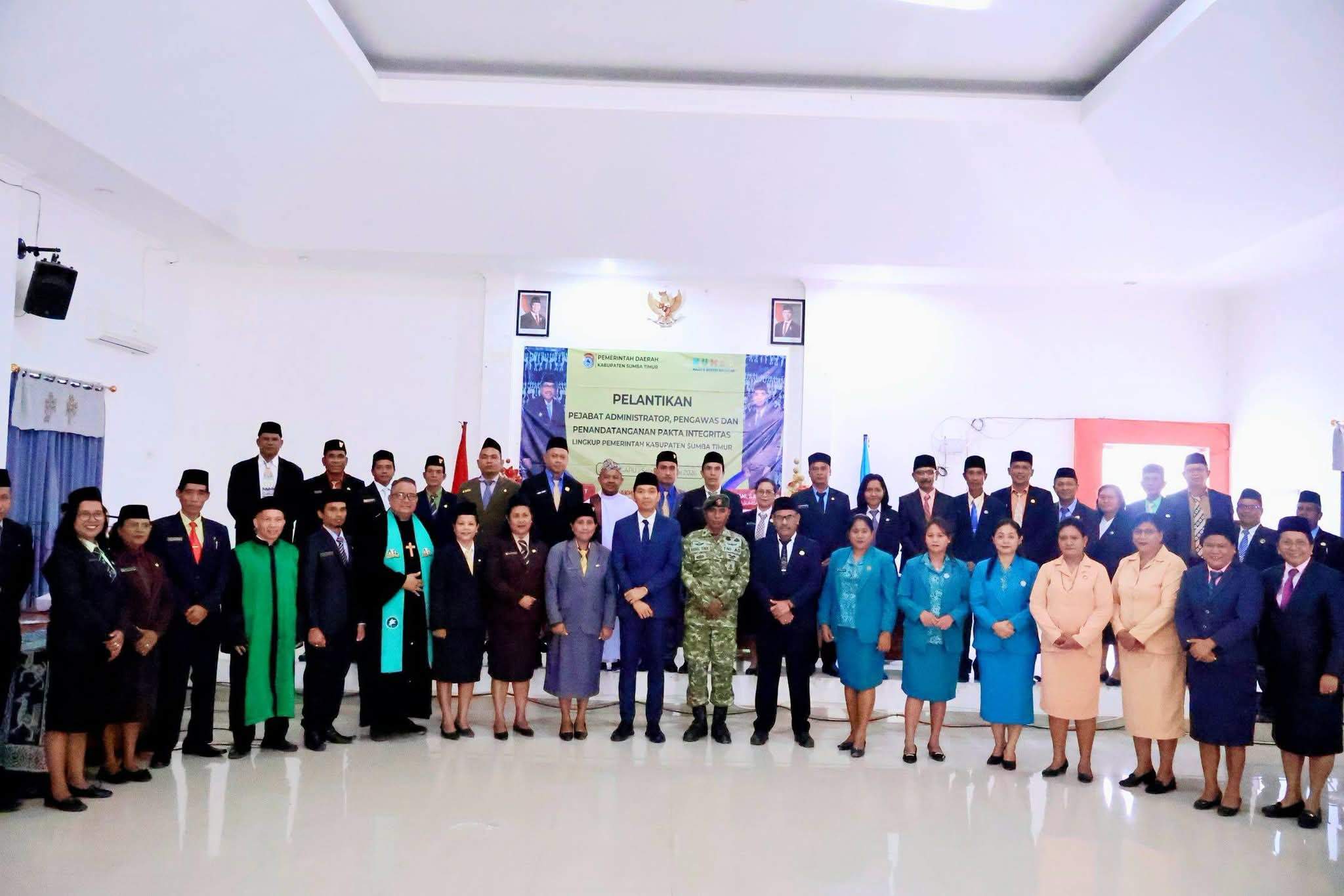 Rotasi Jabatan di Lingkup Pemda Sumba Timur, 11 Pejabat Administrator dan Pengawas Resmi Dilantik Oleh Wakil Bupati
