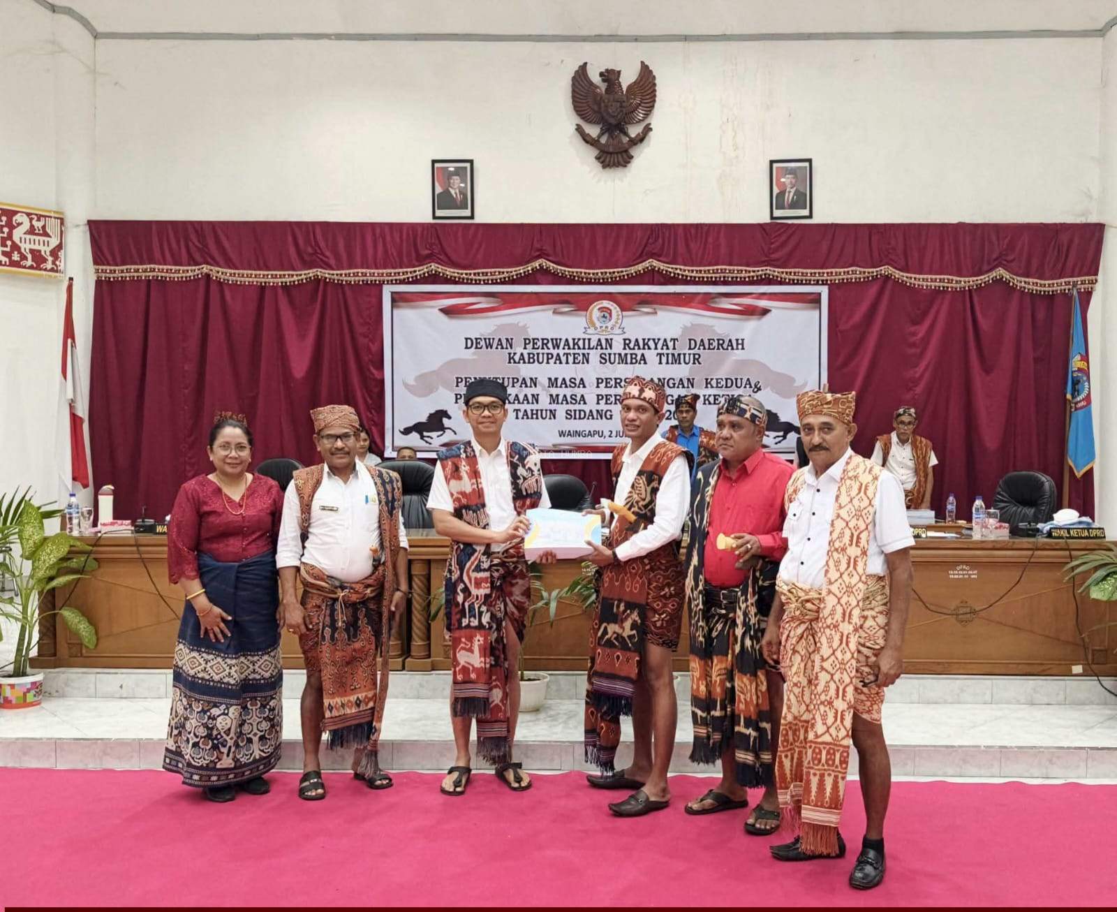 Wakil Bupati Yon Hani Hadiri Pembukaan Persidangan III DPRD Kabupaten Sumba Timur Tahun Sidang 2025-2026*