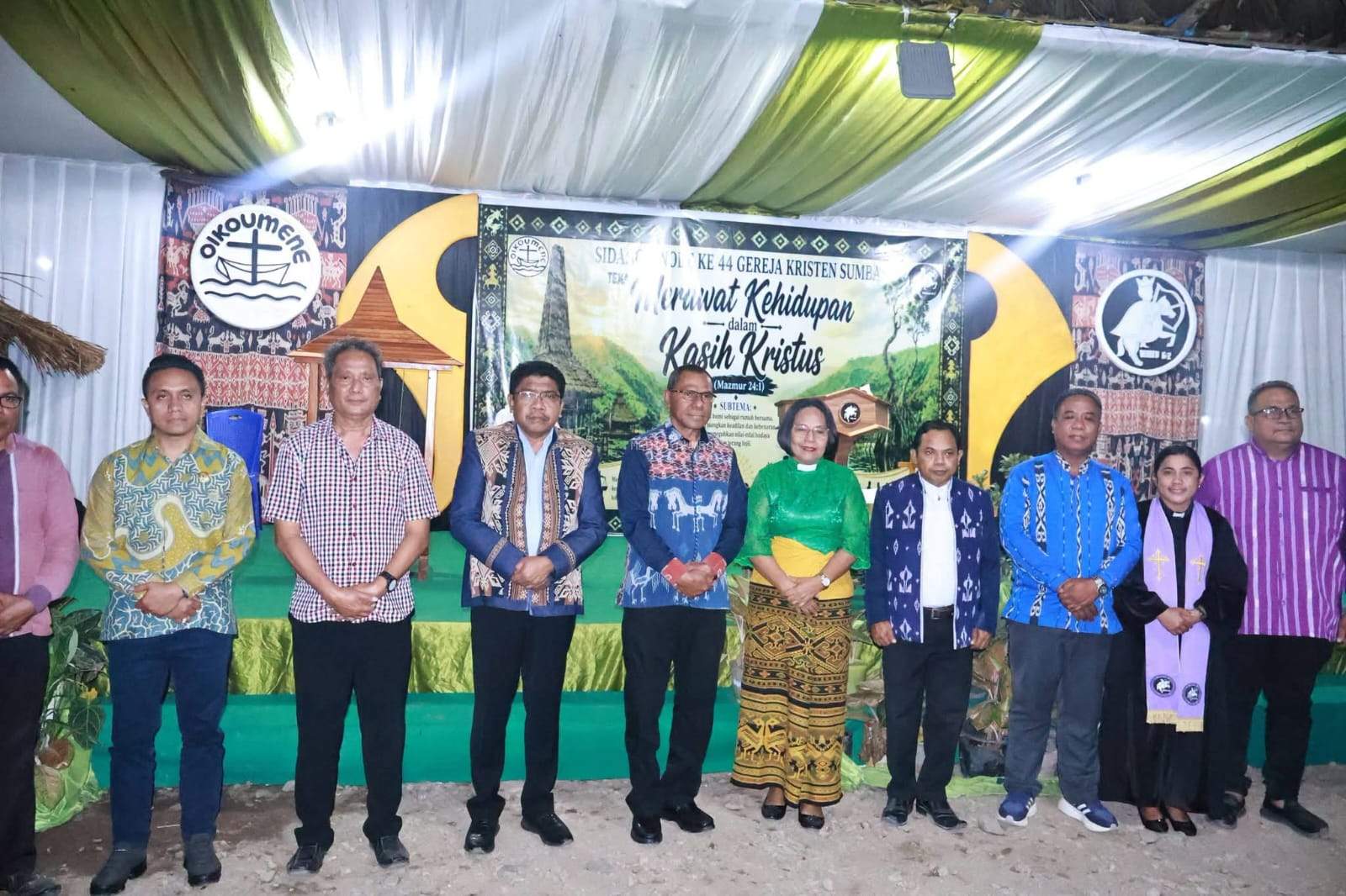 Hadiri Penutupan Sidang Sinode GKS Sumba Ke-44: Wagub NTT dan Bupati Sumba Timur Serukan Kolaborasi Pemerintah dan GKS Demi Kemajuan Sumba dan NTT