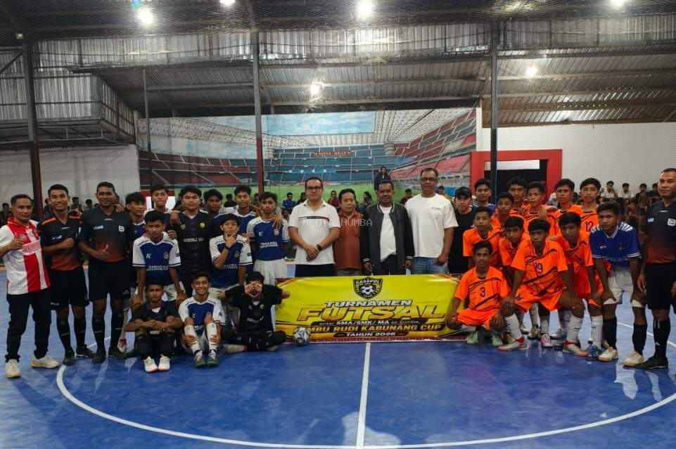 Dr. Umbu Rudi Kabunang Tutup Turnamen Futsal Antar Pelajar Sedaratan Sumba URK CUP 2026, SMA Kambera A Keluar Sebagai Juara
