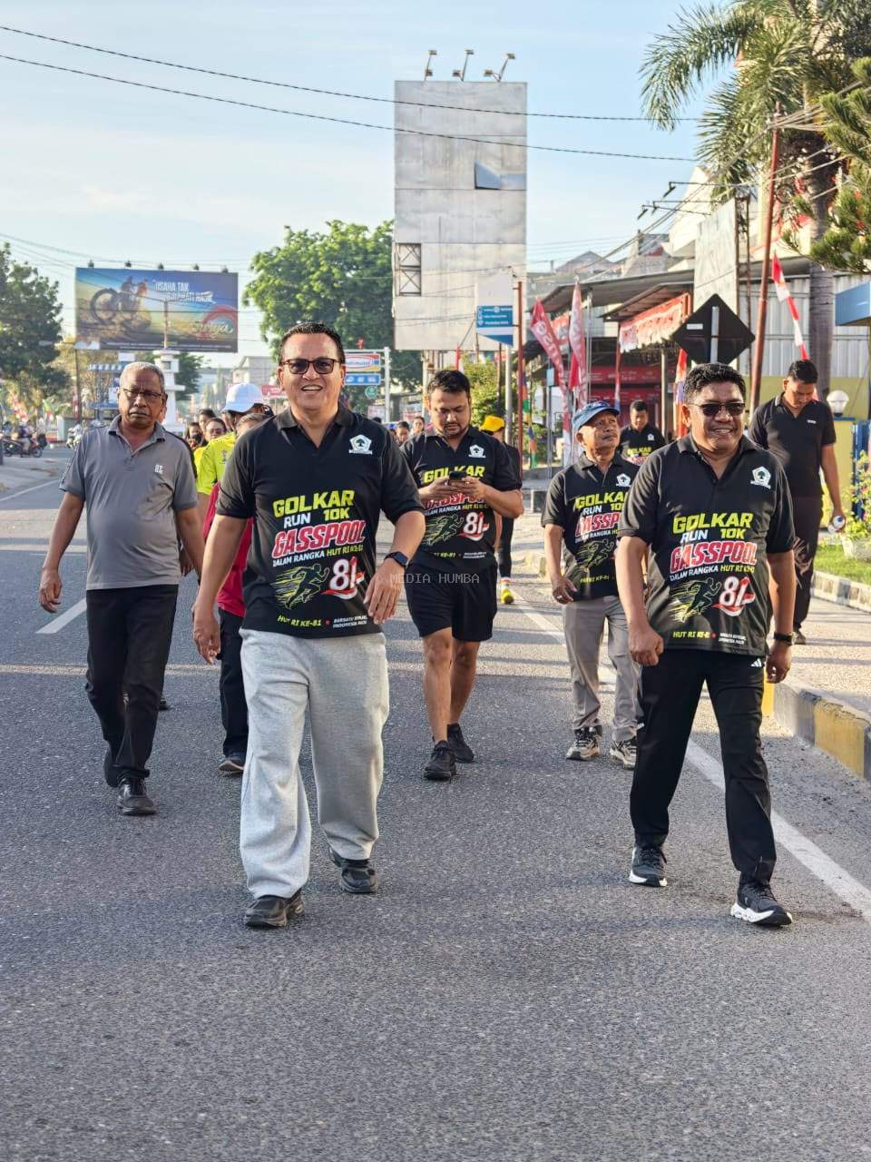 Meriahkan HUT RI Ke-81, Anggota DPR RI Umbu Rudi Kabunang Bersama DPD Golkar Sumba Timur Menggelar Lomba Lari 10K dan Jalan Sehat