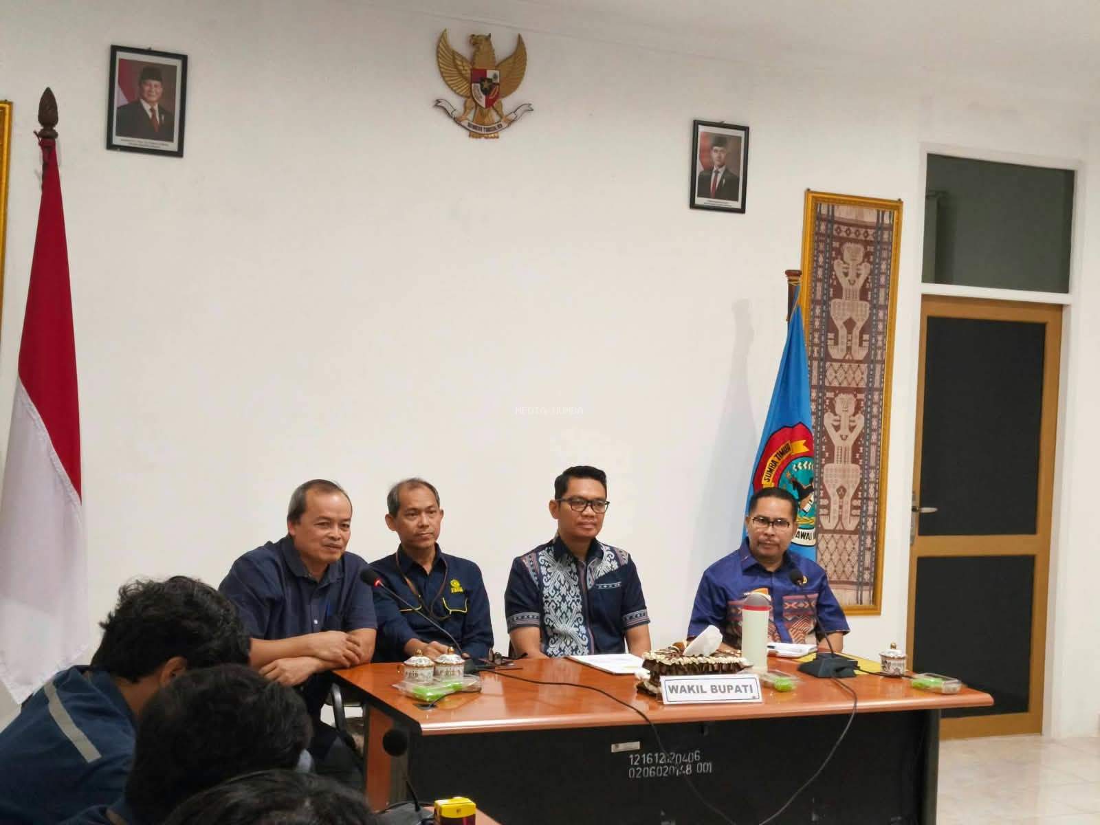 Percepat Program PLTS Di Sumba Timur, Wabup Yon Hani Pimpin Rapat Koordinasi Lintas Sektor
