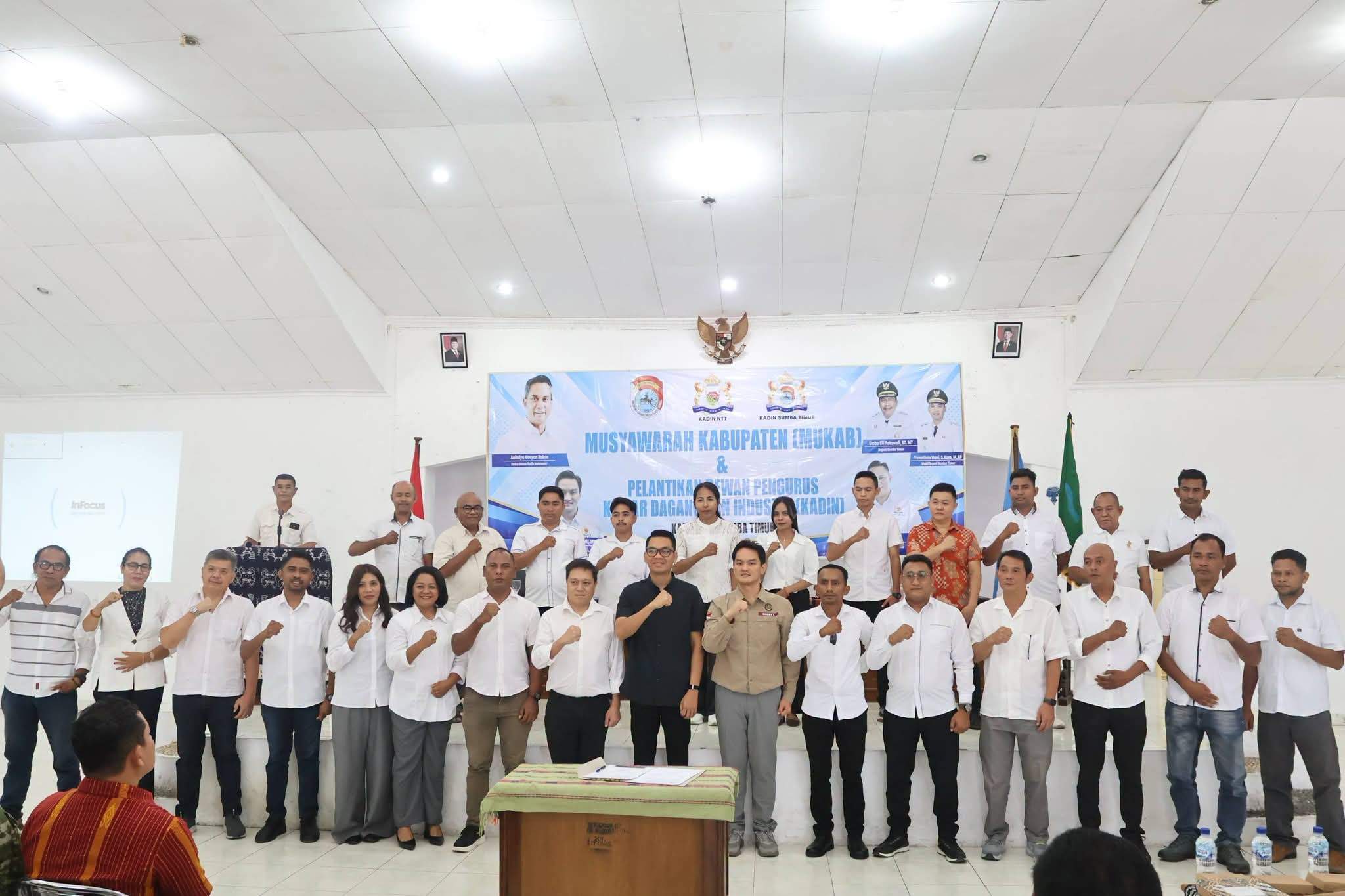 KADIN Sumba Timur Periode 2026–2031 Resmi Dilantik, Pengurus Baru Didorong Perkuat Ekonomi Daerah
